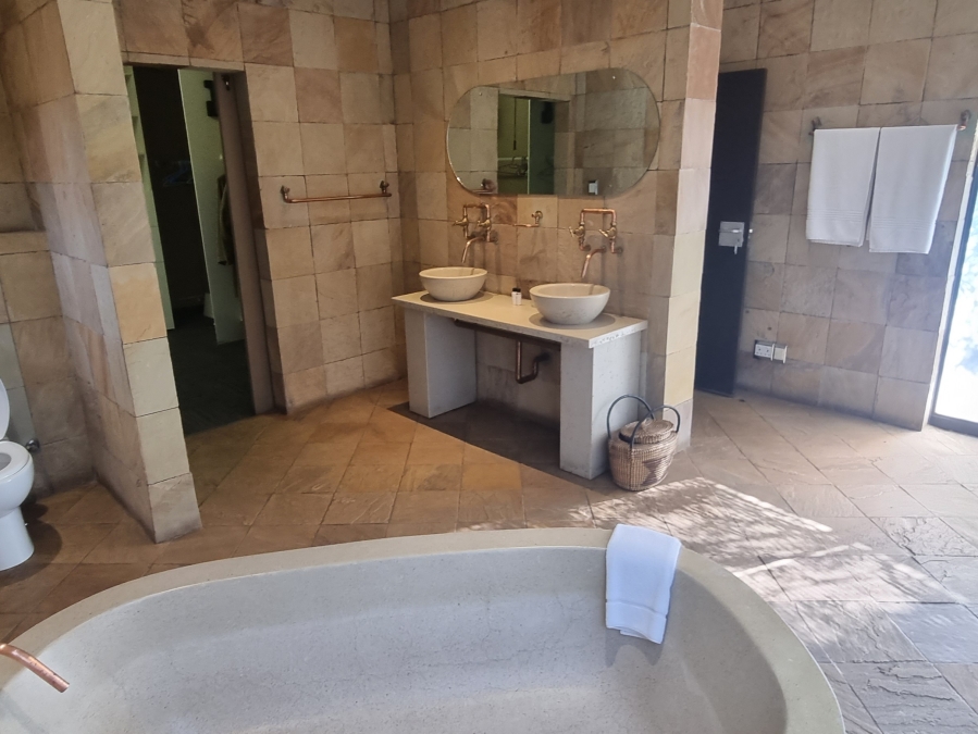 10 Bedroom Property for Sale in Heuwelsig Free State